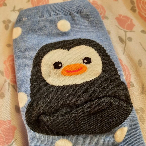 Kawai Cute Pair of Penguin Socks - Picture 3 of 3